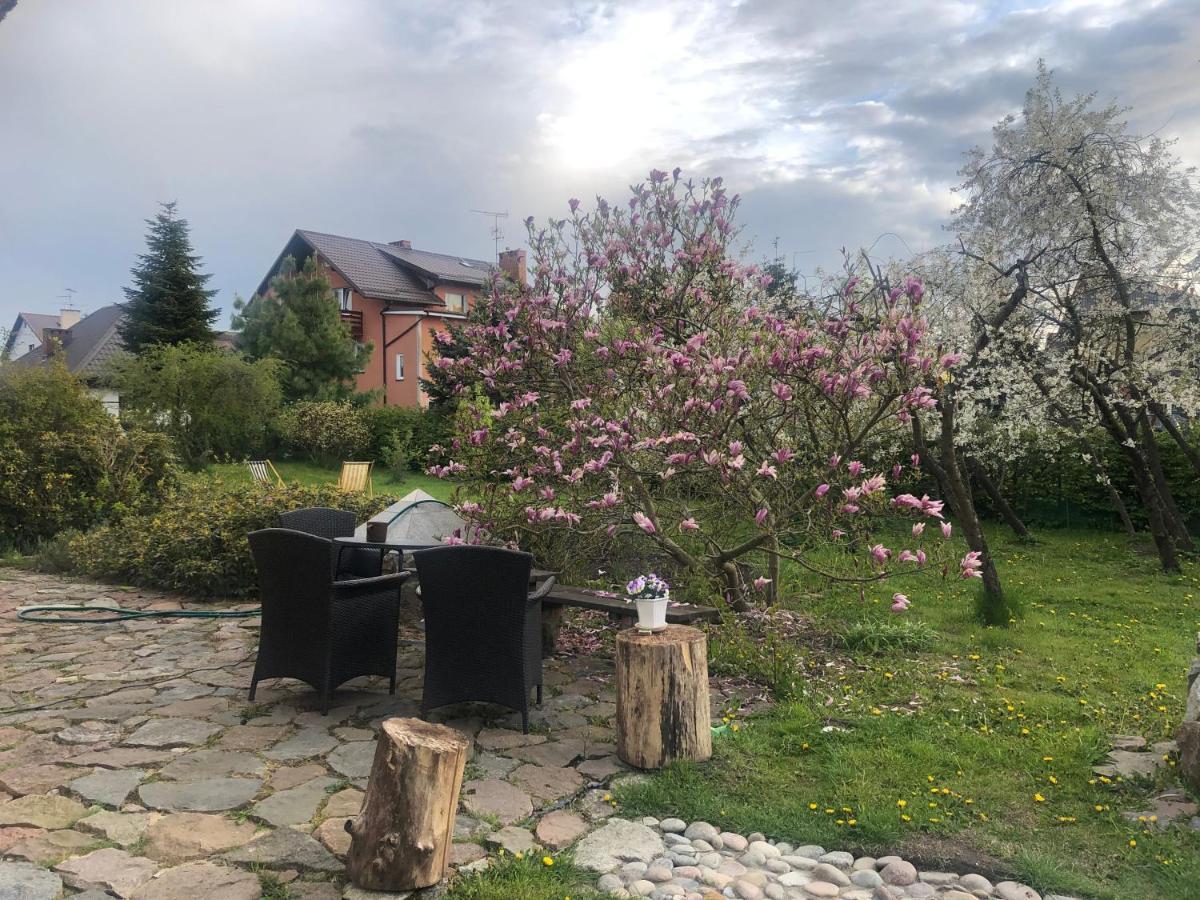 Oaza Pod Strzecha Klimatyczny Dom Z 3 Sypialniami Na Wylacznosc Z Kominkiem I Duzym Ogrodem Ustronie Morskie Exterior foto